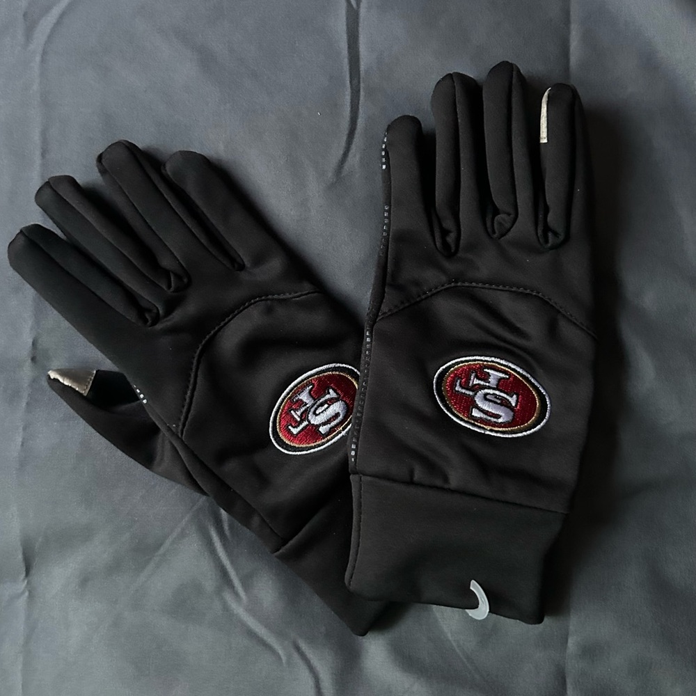FOCO SF 49er Women’s Black Text Gloves NWT